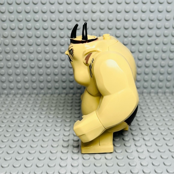 Great Goblin Lord of the Rings Custom Minifigure - Picture 3 of 3